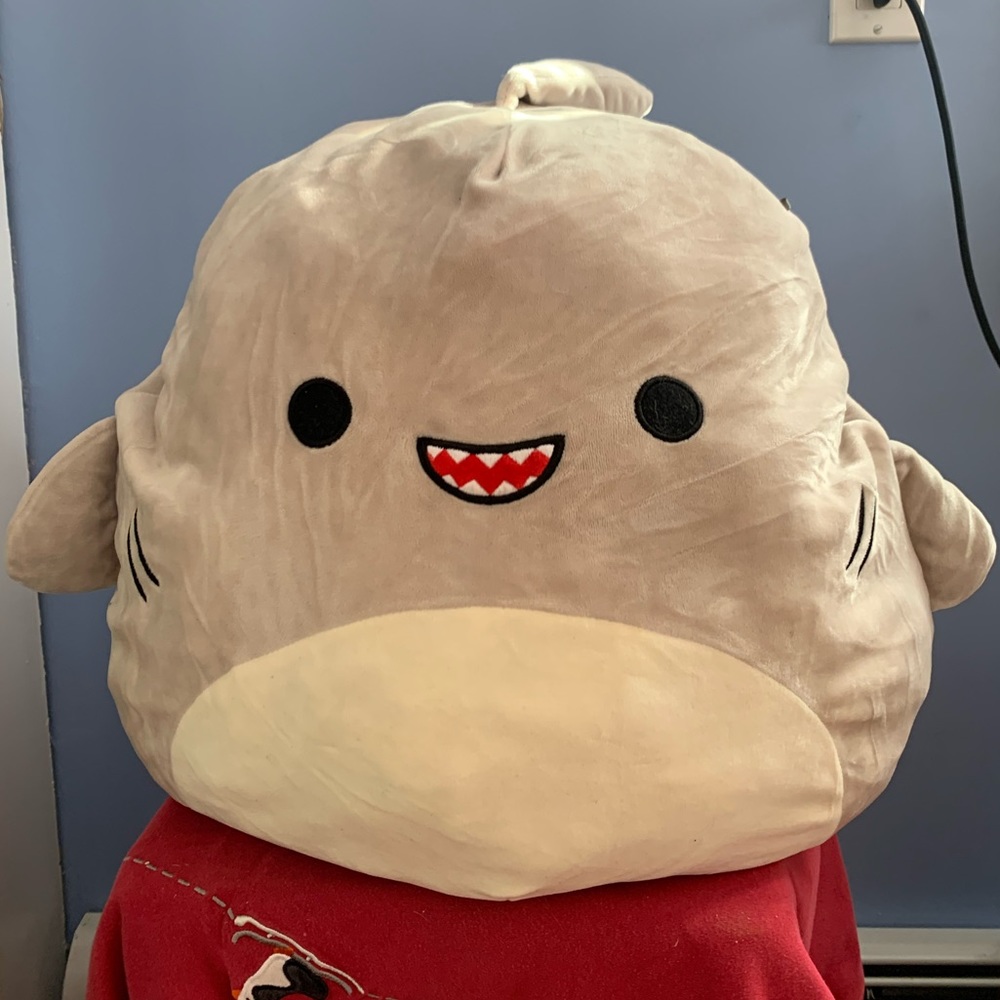 Squishmallow Gordon the Shark